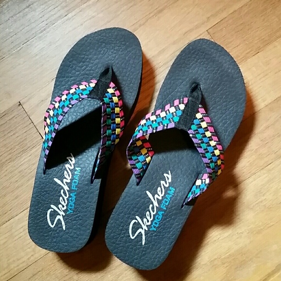 skechers yoga foam wedge flip flops